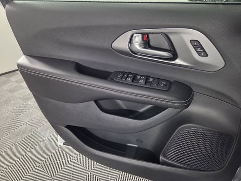 New 2026 Chrysler Pacifica Select FWD image 16
