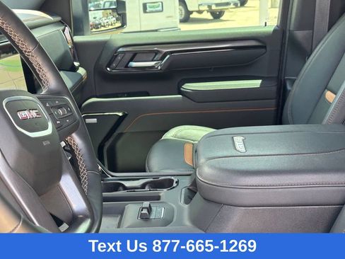Used 2025 GMC Sierra 2500 AT4 AWD/4WD image 10