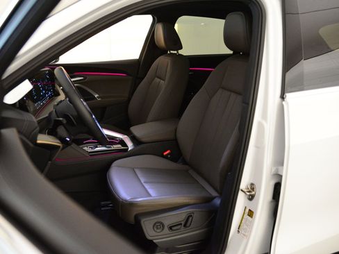 Certified 2025 Audi Q5 Premium w/ Convenience Package image 4