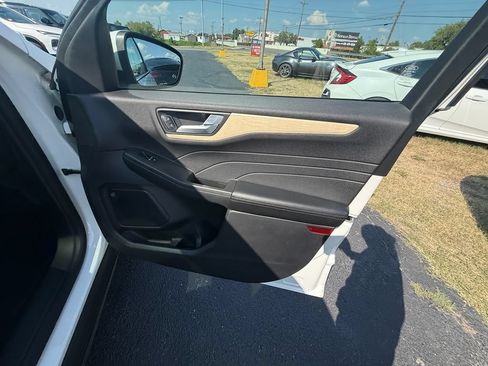 Used 2021 Ford Escape Titanium w/ Titanium Elite Package FWD image 22