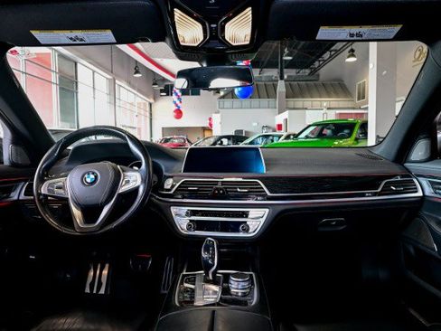 Used 2019 BMW 750i xDrive w/ M Sport Package AWD/4WD image 26