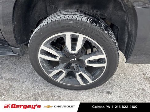 Certified 2019 Chevrolet Suburban LT w/ RST Edition image 16