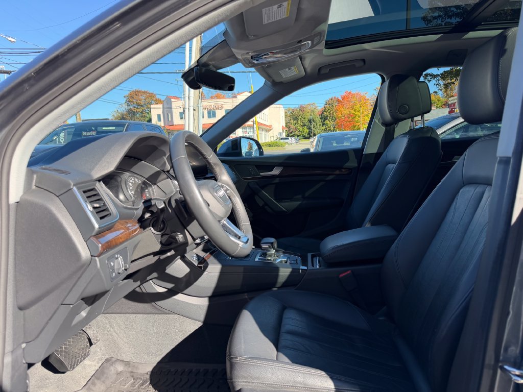 Used 2020 Audi Q5 2.0T Premium w/ Convenience Package AWD/4WD image 17