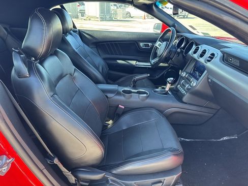 Used 2020 Ford Mustang Premium image 10