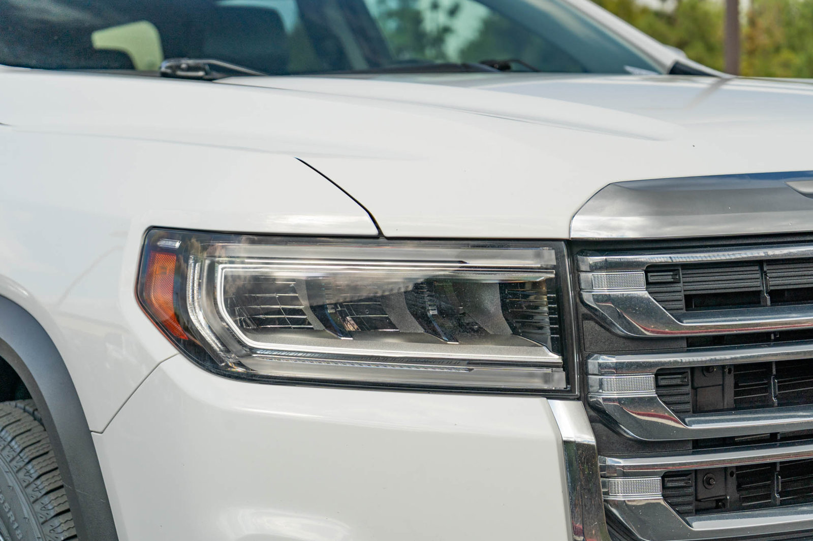 Used 2023 GMC Acadia SLT FWD image 13