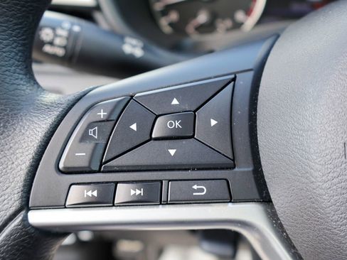 Used 2025 Nissan Altima 2.5 SV FWD image 12