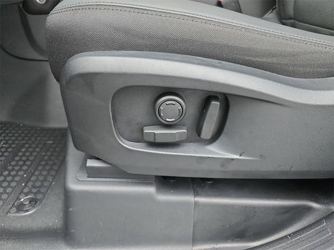 New 2026 Land Rover Defender 110 S image 31