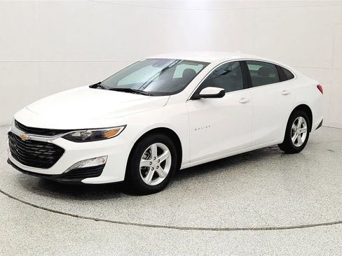 Used 2024 Chevrolet Malibu LT image 3