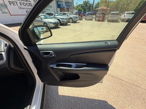 Used 2020 Dodge Journey SE w/ SE Popular Equipment Group FWD image 10