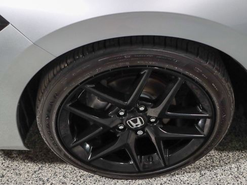Used 2023 Honda Civic Sport image 11