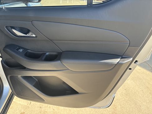 Used 2019 Chevrolet Traverse LT FWD image 20