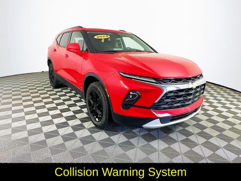 Used 2024 Chevrolet Blazer LT w/ Convenience Package FWD image 3