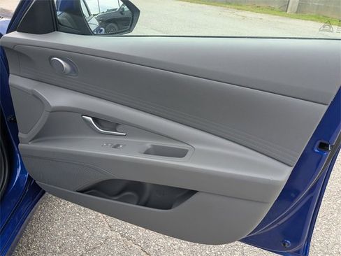 Used 2024 Hyundai Elantra SEL image 32