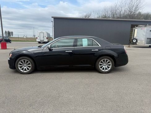 Used 2012 Chrysler 300 C image 9
