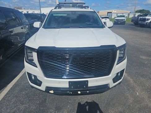 Used 2021 GMC Yukon Denali w/ Denali Ultimate Package AWD/4WD image 2