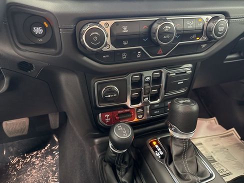 New 2025 Jeep Wrangler Unlimited Rubicon image 23