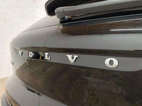 Used 2025 Volvo XC40 B5 Core image 96