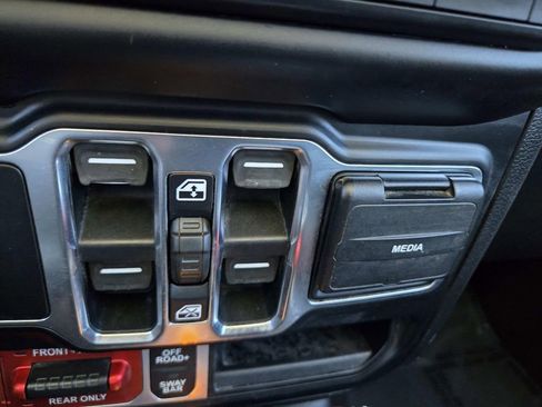 Used 2020 Jeep Gladiator Rubicon AWD/4WD image 37