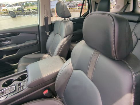 Used 2024 Honda Pilot Touring image 12