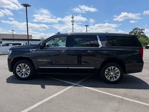 Used 2024 GMC Yukon XL Denali w/ Advanced Technology Package AWD/4WD image 4