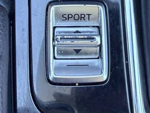 Used 2017 MAZDA MAZDA3 Touring image 32