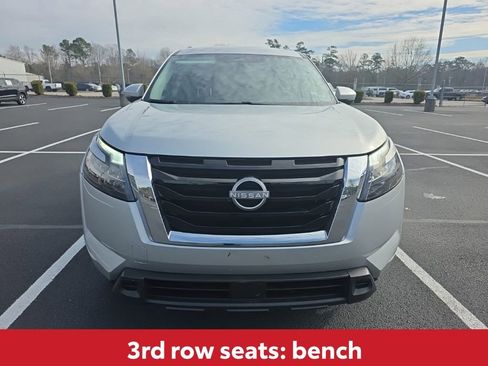 Used 2024 Nissan Pathfinder SV image 16