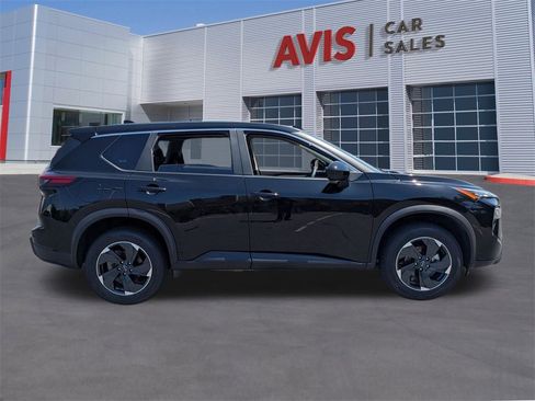 Used 2024 Nissan Rogue SV image 5