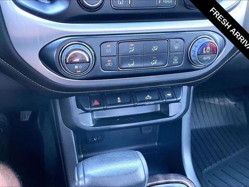 Used 2020 GMC Canyon SLE w/ Elevation Edition AWD/4WD image 17