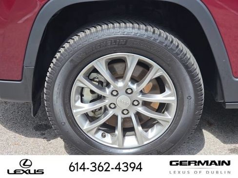 Used 2021 Jeep Cherokee Latitude Lux w/ Trailer Tow Group AWD/4WD image 13