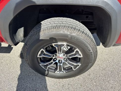 Used 2024 GMC Canyon AT4 w/ AT4 Premium Package image 32