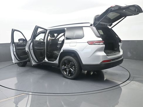 Used 2023 Jeep Grand Cherokee L Laredo RWD image 75