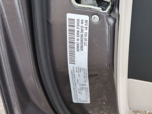 Used 2022 Chrysler Pacifica Touring-L image 36