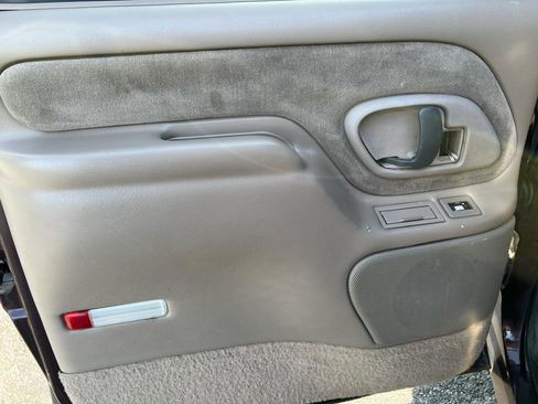Used 1997 GMC Suburban 4WD w/ Marketing Opt Pkg 3 image 23