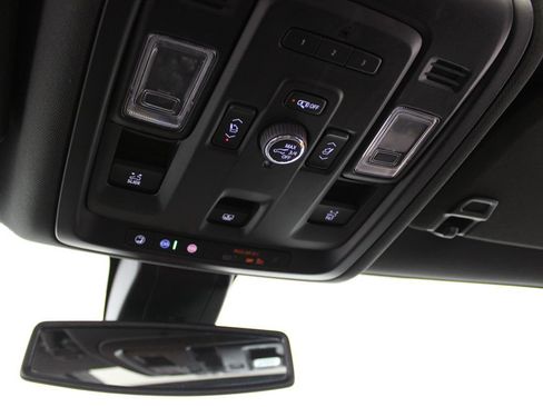 Used 2022 Chevrolet Tahoe RST w/ Luxury Package AWD/4WD image 13
