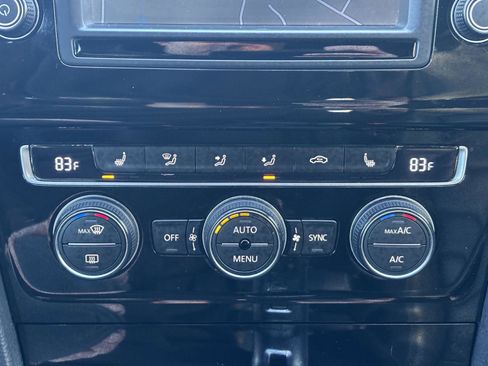 Used 2016 Volkswagen Golf R 4-Door image 28