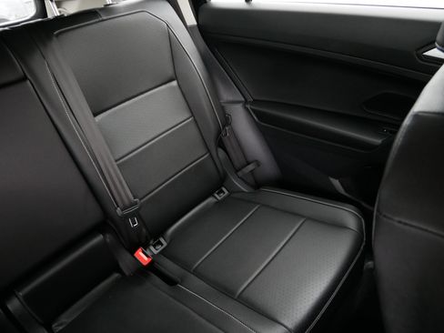 Used 2021 Volkswagen Tiguan SE AWD/4WD image 14