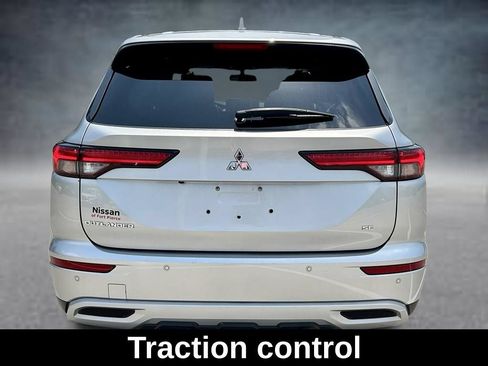Used 2024 Mitsubishi Outlander SE FWD image 6