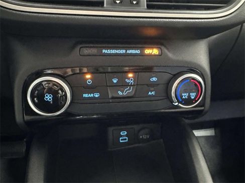 Used 2022 Ford Escape SE image 13