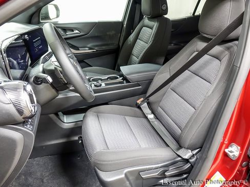 New 2026 Chevrolet Equinox LT w/ Safety and Technology Package image 9