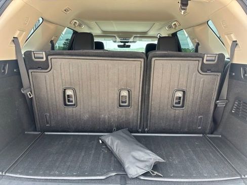 Used 2024 Nissan Pathfinder Platinum FWD image 10