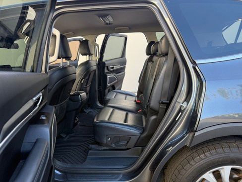 Used 2020 Kia Telluride LX image 15