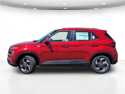 Certified 2025 Hyundai Venue Limited FWD image 2