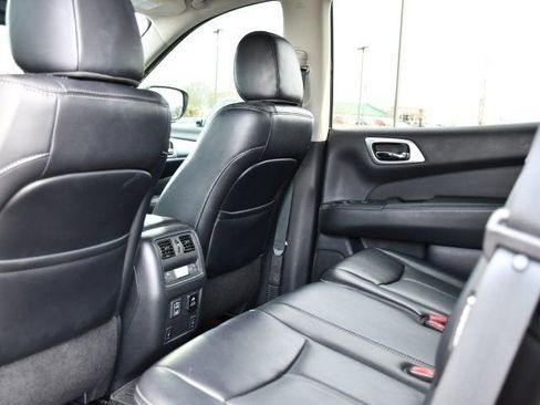 Used 2018 Nissan Pathfinder SL w/ SL Premium Package image 24