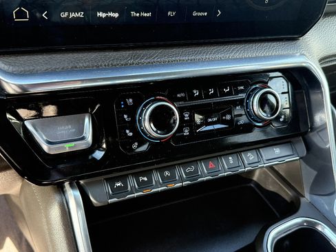 Used 2023 GMC Sierra 1500 Denali image 13