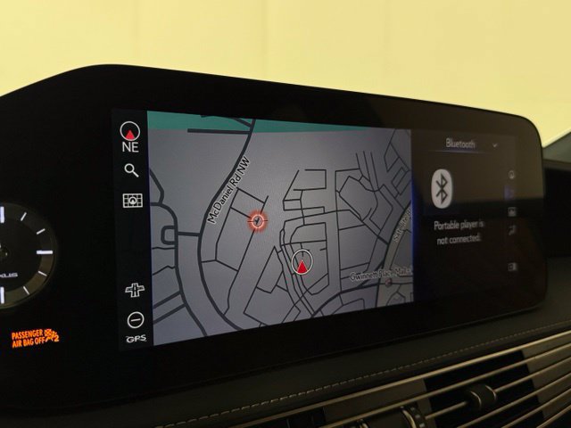 Used 2021 Lexus LS 500 RWD image 23