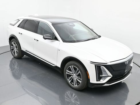 New 2025 Cadillac Lyriq Luxury image 29