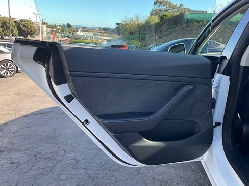 Used 2023 Tesla Model 3 Standard Range RWD image 31