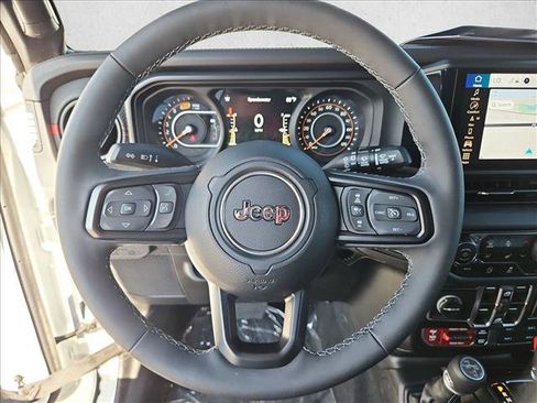 Used 2026 Jeep Wrangler Unlimited Rubicon AWD/4WD image 13