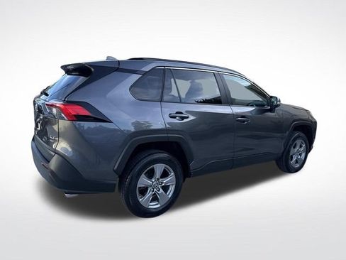Used 2022 Toyota RAV4 XLE AWD/4WD image 8