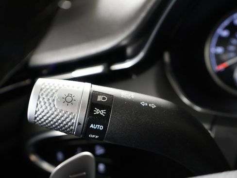 Used 2025 Genesis GV70 2.5T image 37